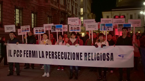 图2．全能神教会基督徒在米兰活动现场
