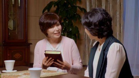 两个姊妹一起交通